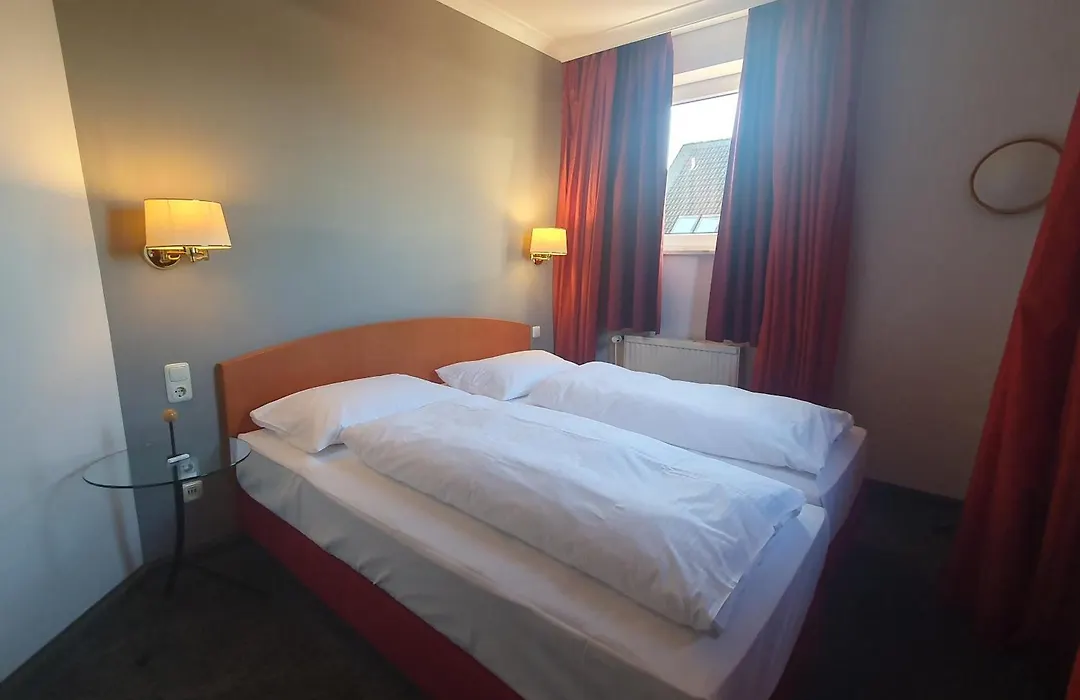 Hotel Am Elbufer-1